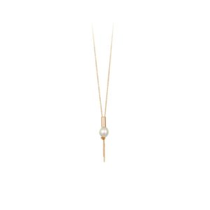 Pendentif perle et chaîne fine en forme de sautoire de chez Ginette NY.
