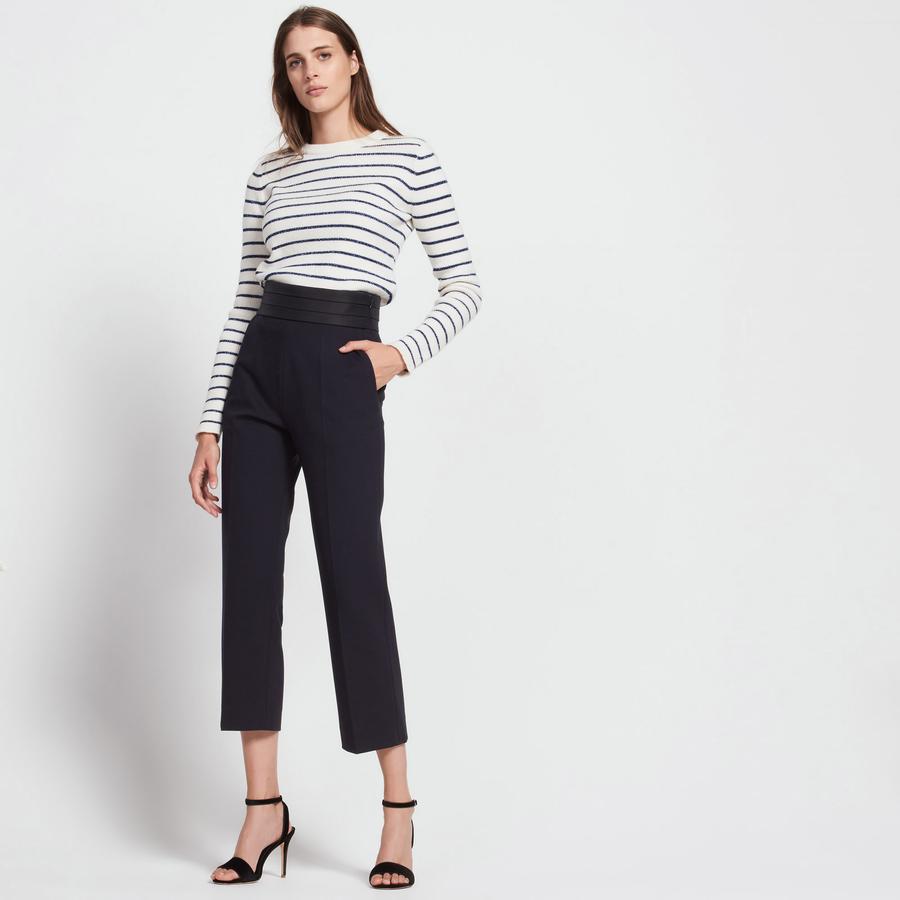 Pull marinière avec Lurex et pantalon avec détail plissé à la ceinture, de chez Sandro