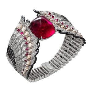 Collection Résonances haute joaillerie Cartier Bracelet en rubellite, diamants blancs, diamants bruns, onyx, cristal de roche gravé et brillants.