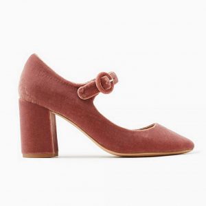 Des chaussures Esprit en velours aux talons larges et pas tres hautes