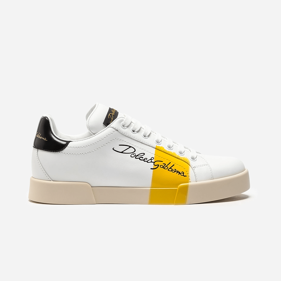 Sneakers «Portofino» en cuir de veau, Dolce & Gabbana, 545 €. Disponibles sur