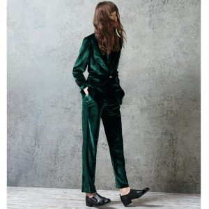 Une combinaison pantalon Monsoon en velours vert olive
