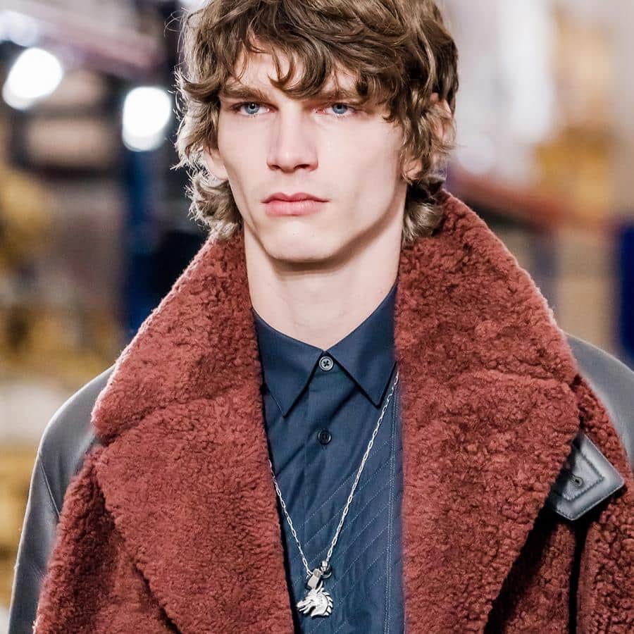 Le collier talisman dragon du défilé Hermès homme automne-hiver 2019-2020